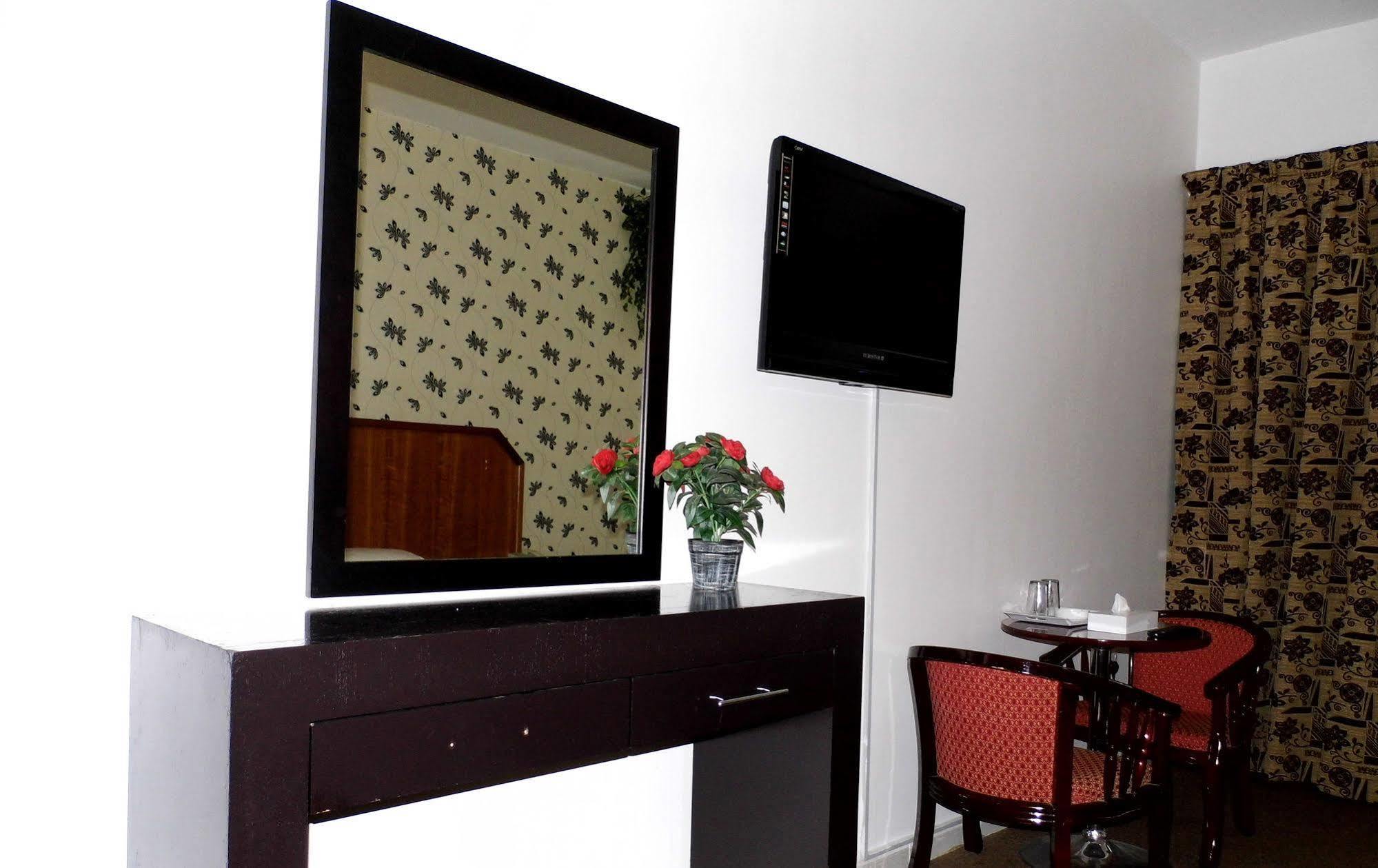 Al Zahabiya Hotel Apartments Dubai Exterior photo